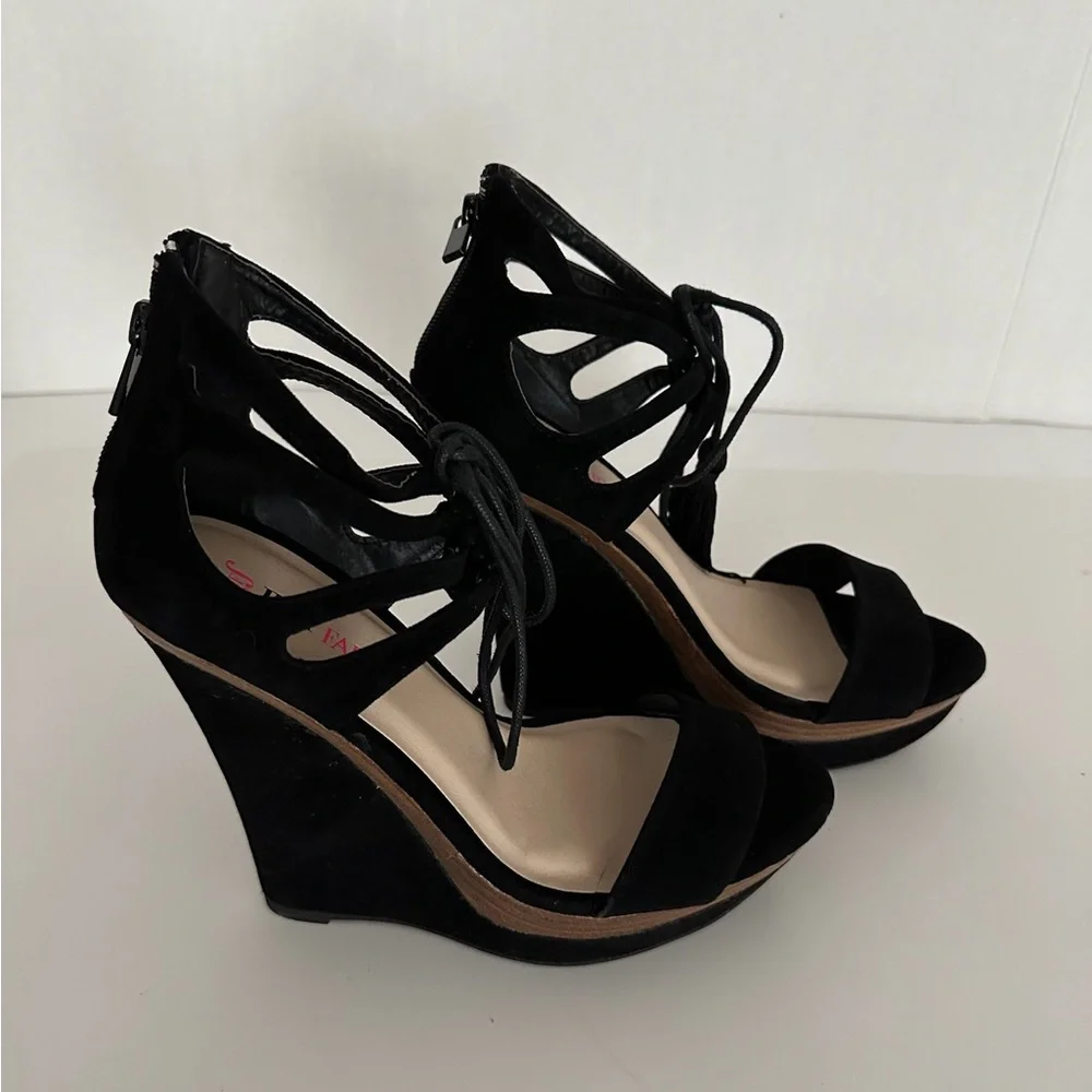 JustFab “Shanghai” Black Cutout Tassel Wedge Sandals Y2K Size 8.5 - Picture 4 of 10